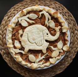 This Tree Trunks apple pie by @johndenim is perfection. Happy National Pie Day!
