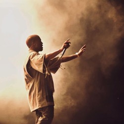 x69o:  Kanye performing at the Ottawa Bluesfest in Ottawa, Ontario, Canada last night.
