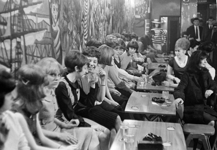 forties-fifties-sixties-love:  Youth at the Blue Angel beat club in Liverpool, Eng.
