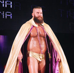 Sad to hear Matt Morgan is leaving TNA :/ but Congrates on your expecting baby! Hope to see you again you sexy giant! =D
