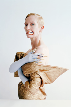 teacakes:  Possibly one of the best editorials (if not the best) I’ve seen this year.   Tilda&rsquo;s Face, la mejor forevah