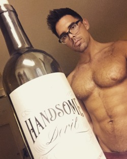 jeffyfuckingt:  Got this wine as a gift. I dig it. More on Instagram @jeffyeffingt
