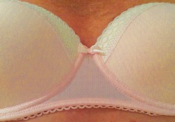 sohard69pink:  Her cute new pink bra 💕