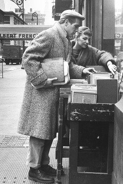 avagardner: Paul Newman and Joanne Woodward go record shopping in Paris, photographed by Gordon Parks, 1959.