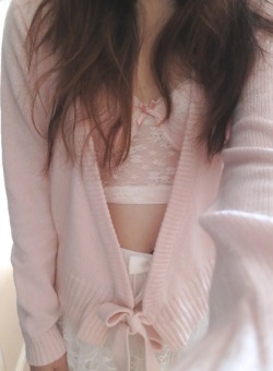 ohkitten:  Selling off this bloch ballet cardigan at USำ (tagged size M, brand new) photo credits to: angel-skin