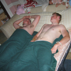 robrobbyrob50:  dirtyzdog:  dirty dawgs  …there is absolutely nothing wrong with two straight men sleeping together…