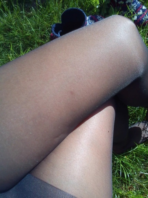 kqqk:  My paradise garden again, basking in the sun with my favourite tights & pantyhose model. I love her 