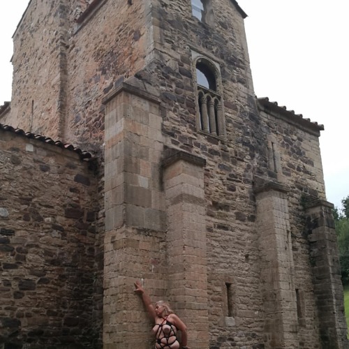 Conjunto monumentos.  (en Asturias, Paraiso Natural) https://www.instagram.com/p/CR83Sq2APfeisxr3TMIve_MiGxCXJdHSX3n3jQ0/?utm_medium=tumblr