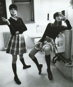 supermodelgif:  Linda Evangelista and Christy Turlington by Steven Meisel for Vogue Italia, March 1994 