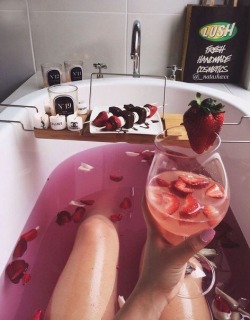 vulnerable-aesthetics:How I want to spend my weekends 💖