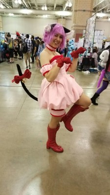 chriscappuccino:  AnimeNEXT 2016 pic post: my cute friends 