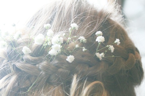 muccycloud:  Some pictures of flowers and hair from my Sister’s wedding, it was beautiful though weddings are still not really my thing. 