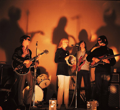 rockandrollpicsandthings:Velvet Underground &amp; Nico onstage in New York, 1966Lou Reed, Maureen Tucker, Nico, Sterling Morrison and John Cale.