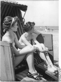 Tourists in a strandkorb on Darss peninsula, 1955