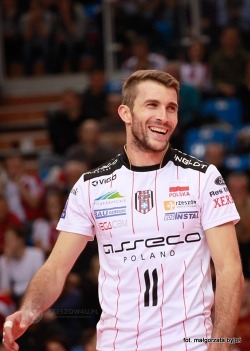 jvolley:  Nikola Kovacevic pics, pt. 3!  One of my many volleyball husbands.  I just want to lick him all over.  Him and pretty much the whole Polish National Team.  This guy plays for Serbia; just plays in the Polish professional league.