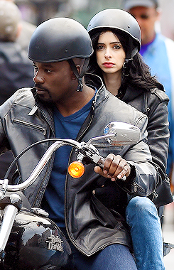 undercover-josephina-biden:  maritsa-met:  celebritiesofcolor:  Mike Colter and Krysten Ritter on the set of ‘AKA Jessica Jones’ in NYC  SO READY for Mike Colter to blow up. He’s so damn good and versatile (and handsome as hell).   I KNOW. He’s