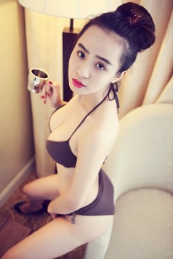 Vietnamese Beauty - bikini & coffee