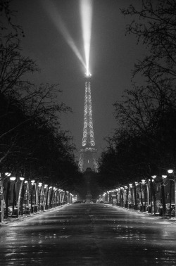 jbenaiteau:  “Our Iron Lady”A little bit of my night strolls in Paris.