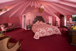 dyinginthespring:   Dream hotel room at the Madonna Inn. Look at those glittery walls!  