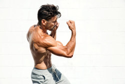 queerfour:  Frank Grillo for Details 