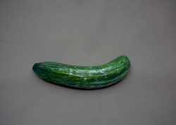 myotpisgay:  stoned-levi:  itscolossal:  Artist Paints Common Foods to Disguise them as Other Foods  this is why i have trust issues  THIS MAKES ME UNCOMFORTABLE 