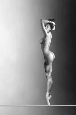 hymntonudity:  Nude ballerina.