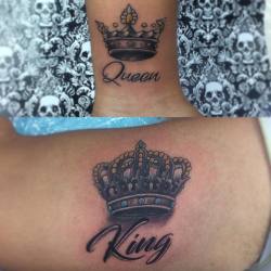 Acá, un tattoo de pareja! El es su rey y ella su Reyna! :) #tattoo #tatuaje #tatu #tattoos #tatuajes #tatus #corona #crown #coronas #crowns #venezuela #colombia #lara #barquisimeto #brazo #muñeca