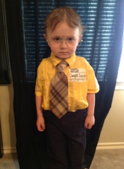 holliecyon:  youungwonder:  my nephew went as dwight schrute from the office for halloween   SO ADORABLE