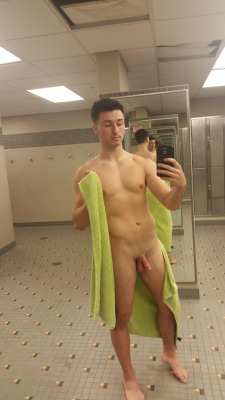 dailysmoothy:  Look at that cute shaved softie!