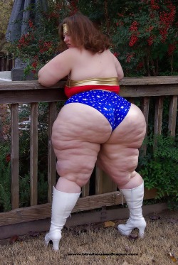 iluvbbwass:  Ssbbw super women booty #iluvbbwass  My superwoman