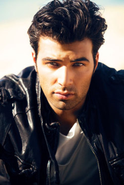 daisiesandmixtapes:   SEXY SATURDAY: JENCARLOS CANELA He is literally standing there shaving ice …….what were we talking about again?? Oh, that’s right! Jencarlos Canela. I guess you really can have it all: looks, talent, humility.  We’d say