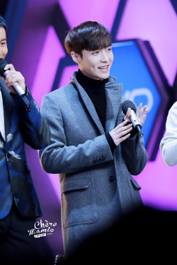 fy-yixing: chère mamie | do not edit. 