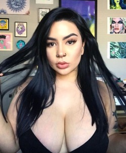 bluntxxxprincess:i should have cum on my face drool  dripping from my mouth on my tits