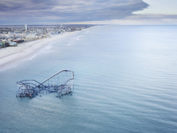 artgonegonzo:  Stephen Wilkes, Hurricane Sandy, Seaside Heights, New Jersey, 2012 (Courtesy Monroe Gallery of Photography, Santa Fe) Read my wrap-up of the best photographs and booths at AIPAD art fair: http://whitewallmag.com/all/art/contemporary-and-mod