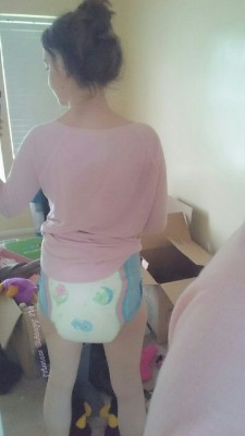 princessshteepypie:  What does this little one do on her day off, you ask?? I wets my diapey like a good girl!!! 