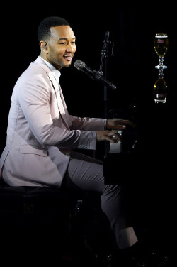 soph-okonedo:  John Legend performs his new holiday song, “Under the Stars,” written exclusively for Stella Artois, in New York City on December 9, 2015 