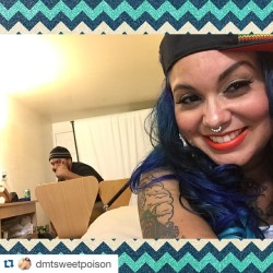 #Repost @dmtsweetpoison , focus on her and not me lol  ・・・ #Bts #btsgoodies with @photosbyphelps aka #slavedriver #latenights #cautionmanatwork #streetcred  #straightgangsta #thuglife #bambooearrings #baltimore #ilikemygirlsbbw #fuckbeingskinny
