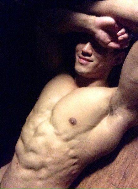 Sex magicgayguy:  이사람은 좆도크고 몸도좋고 pictures