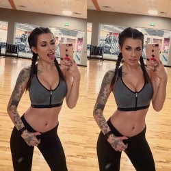 verabambi:  Gym days have become such a beautiful and motivating escape for me. I’m so addicted and happy. In my minds eye, I can see something worth working for and I’m having a lot of fun doing it