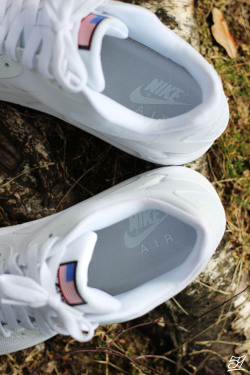 shoe-pornn:  Nike Air Max 90-Independence Day-White, our photography.