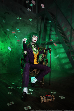 robsett1:  comicbookcosplay:  Rule 63 Joker by HydraEvil [hydraevil.deviantart.com] Photography: Akami [akami777.deviantart.com]  This is one of the best Jokers I have ever seen period,male or female!!!! 