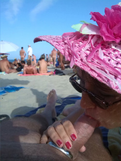 mum sucking me on the beach 