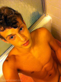 straightboyheaven:#sixpack #cute #guy #sexy #hot #fit #selfie #young #muscle #horny #bigcock Like him? See more at http://www.straightboyheaven.tumblr.com/