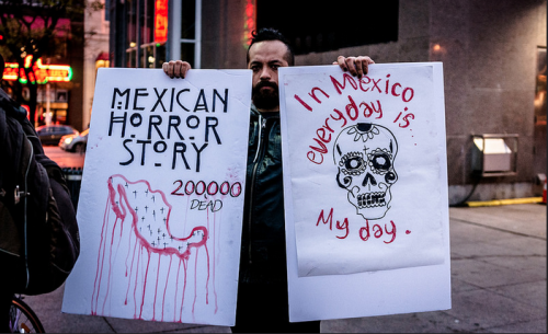 vanellcpe:  Solidarité avec Ayotzinapa - "Mexican Horror Story 200,000 dead" & “In Mexico everyday is the day of the Death” 