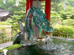 worldofmythology:  Ryūjin - Japanese Water Deity  In Japanese mythology Ryujin was a great dragon who presided in a red and white coral palace at the bottom of the ocean. He was the patron deity of the sea and was responsible for the strength and