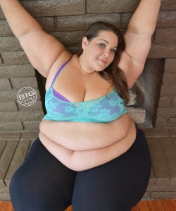 Previews from my latest set at BoBerry.BigCuties.com