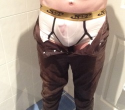 popcorn911:  Accident in my white boxer briefs and brown levi’s ;) 