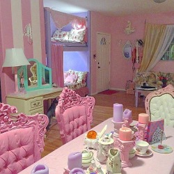 leather-lace-sin-and-bones:  Kelly Eden&rsquo;s houseI want to friggin live here, it’s like a tiny pastel castle :3