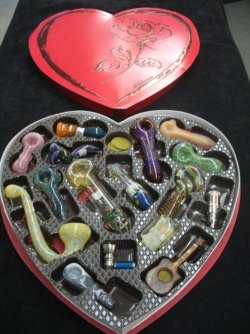 imgoing2hell:  if someone gave me this i’d marry them  I really like the one that looks like a guitar woah