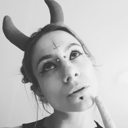 every single one of us&hellip;. #o0pepper0o #canadabae #horns #punky #thedevil #satan #blasphemy #wicked #piercedgirls #piercings #profile